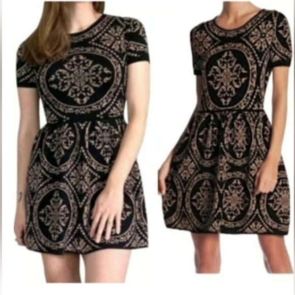Romeo Juliet Couture Black/Tan Damask SS Sweater Dress Sz XS EUC MSRP $168 - Picture 7 of 7